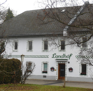 300px-Landhof1