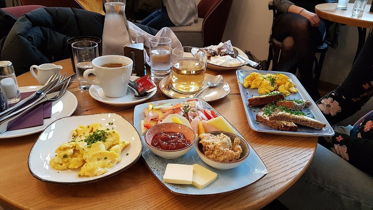 Frühstückstisch