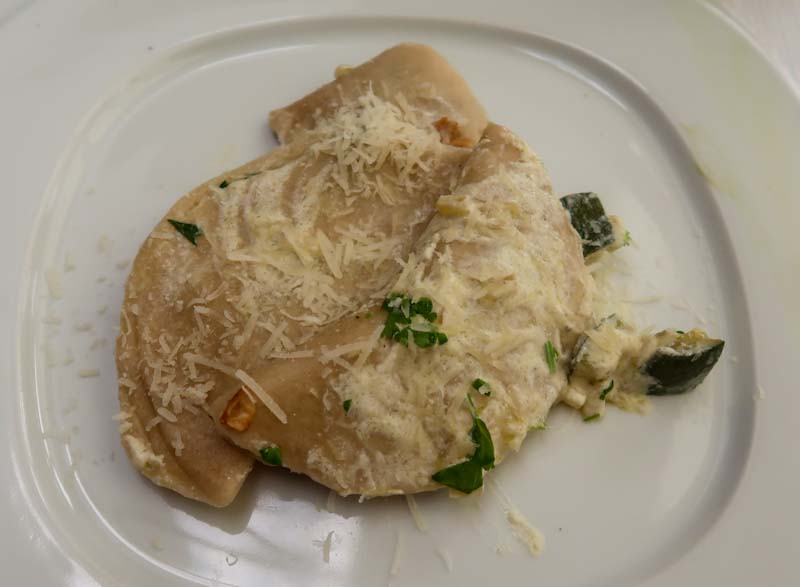 Grammel Nufeln fertig auf Teller 