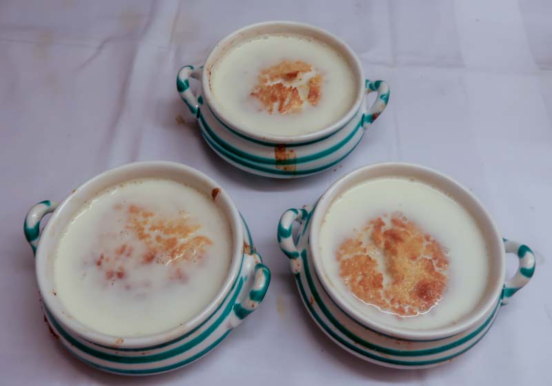Griesstraum nach dem Backen mit Milch überg. jpg