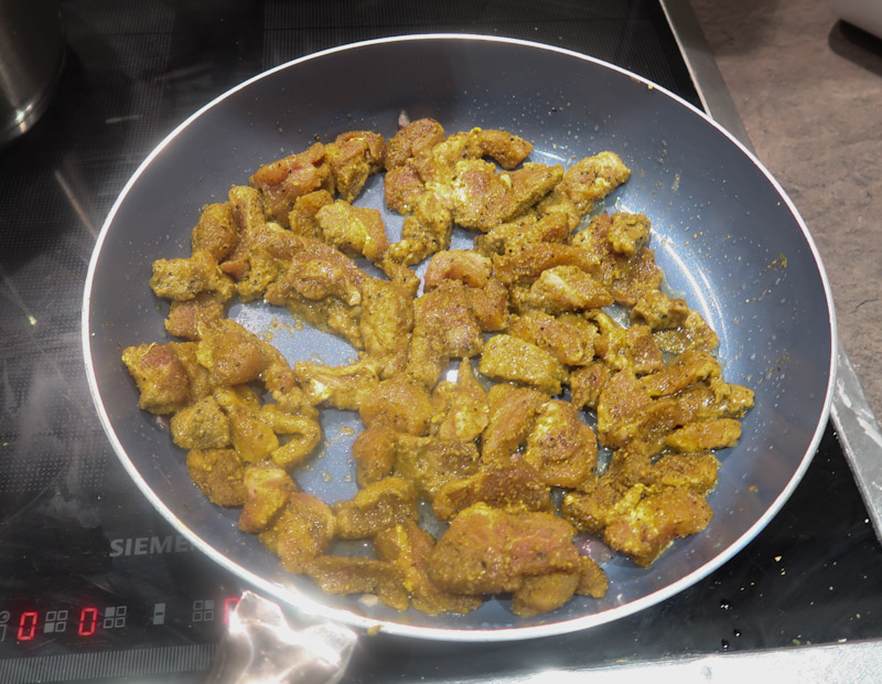 Gyros 11.24 Fleisch in Pfanne