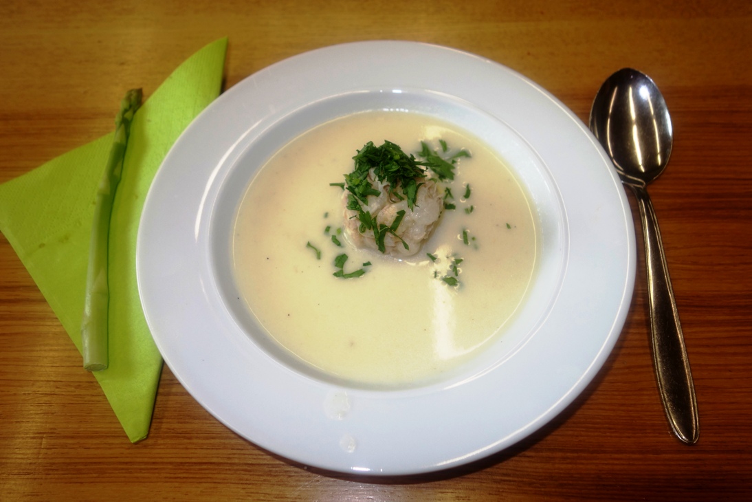 LFI Spargel Suppe mit Knödeln