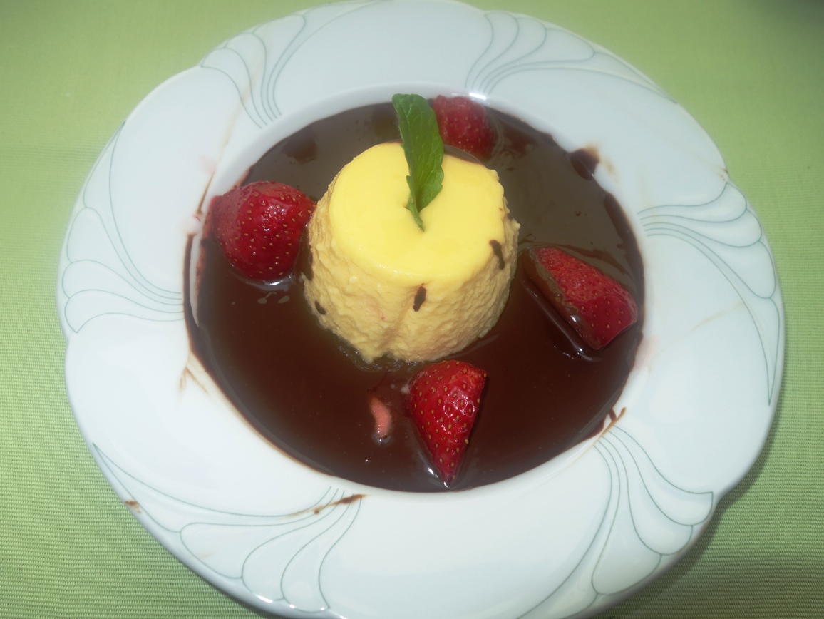 Mascarponecreme mit Schokosauce