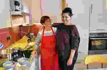 Oma kocht Schupfnudeln