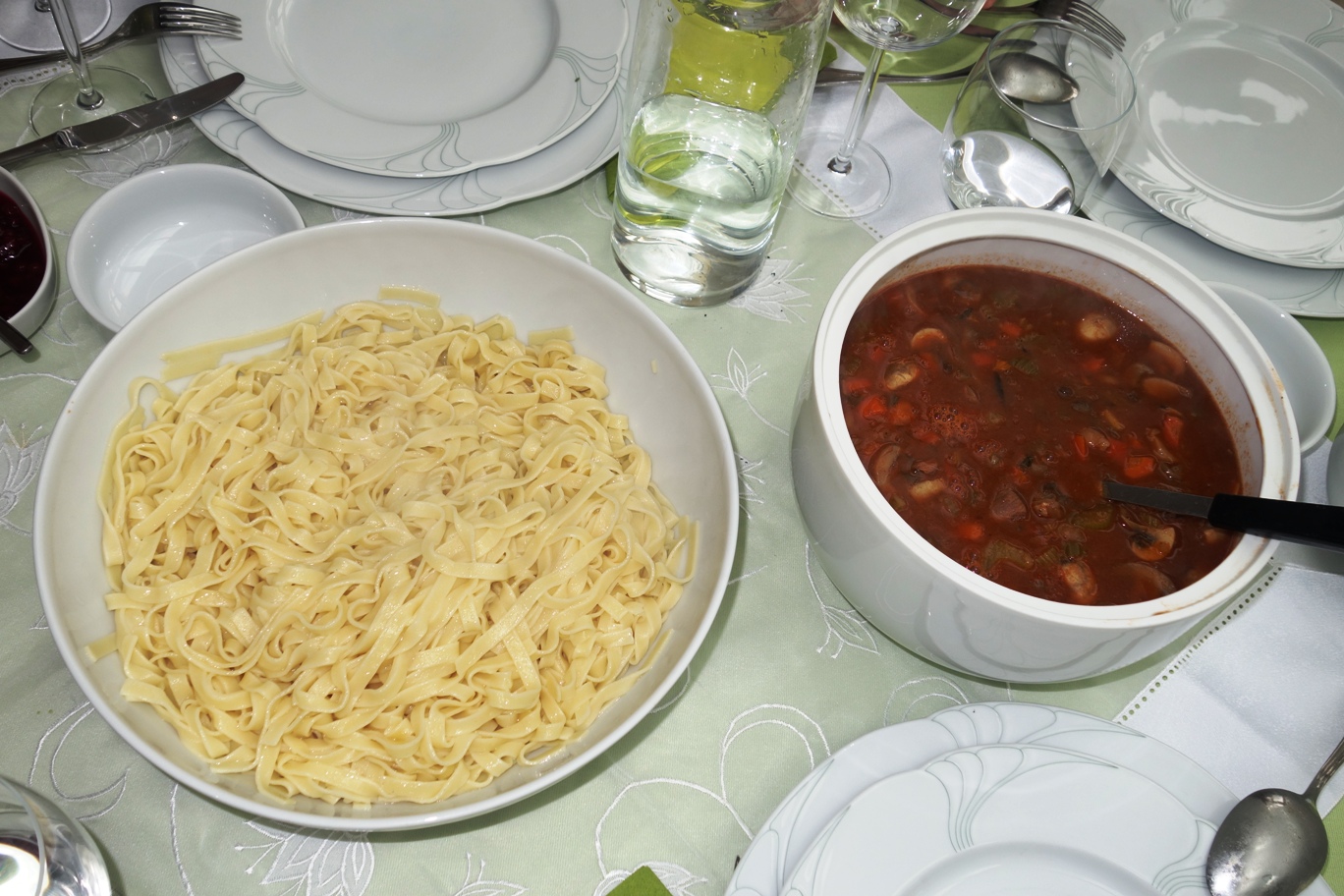 Rehragout mit Tagliatelle