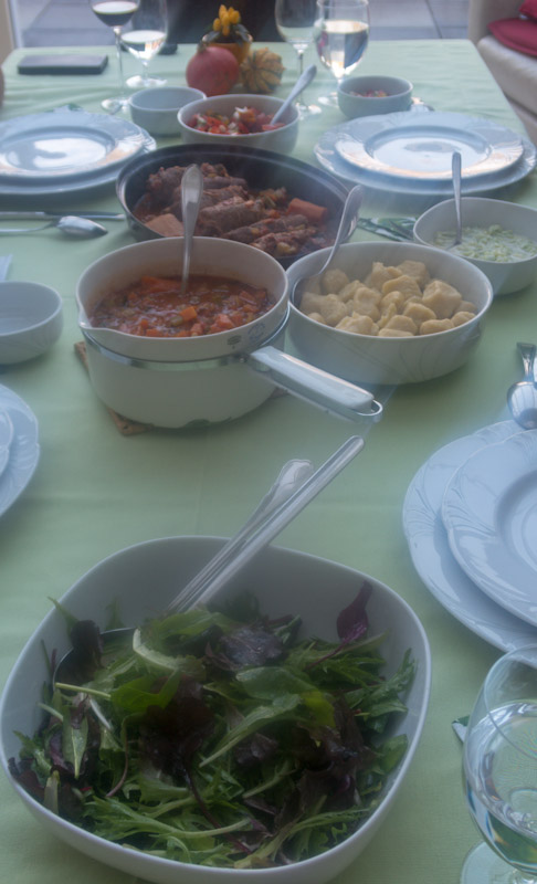 Rindsrouladen serviert 