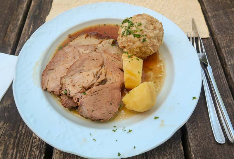 Schwarzer gRaf Schweinsbraten