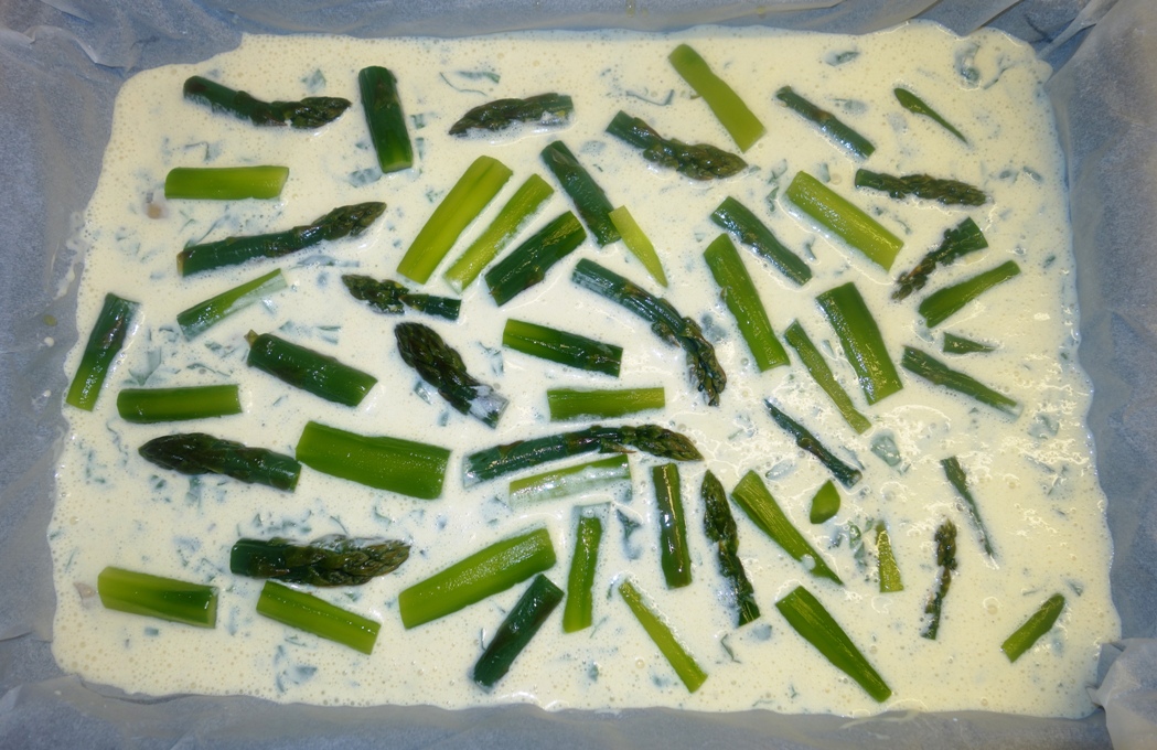 Spargel Blechkuchen vor Backen