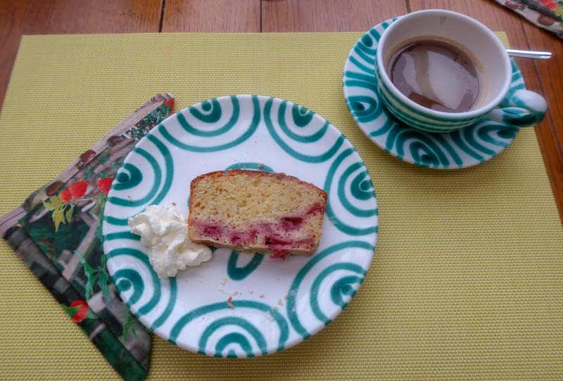 Vatertag 20 Erdbeerkuchen serviert auf Teller besser 