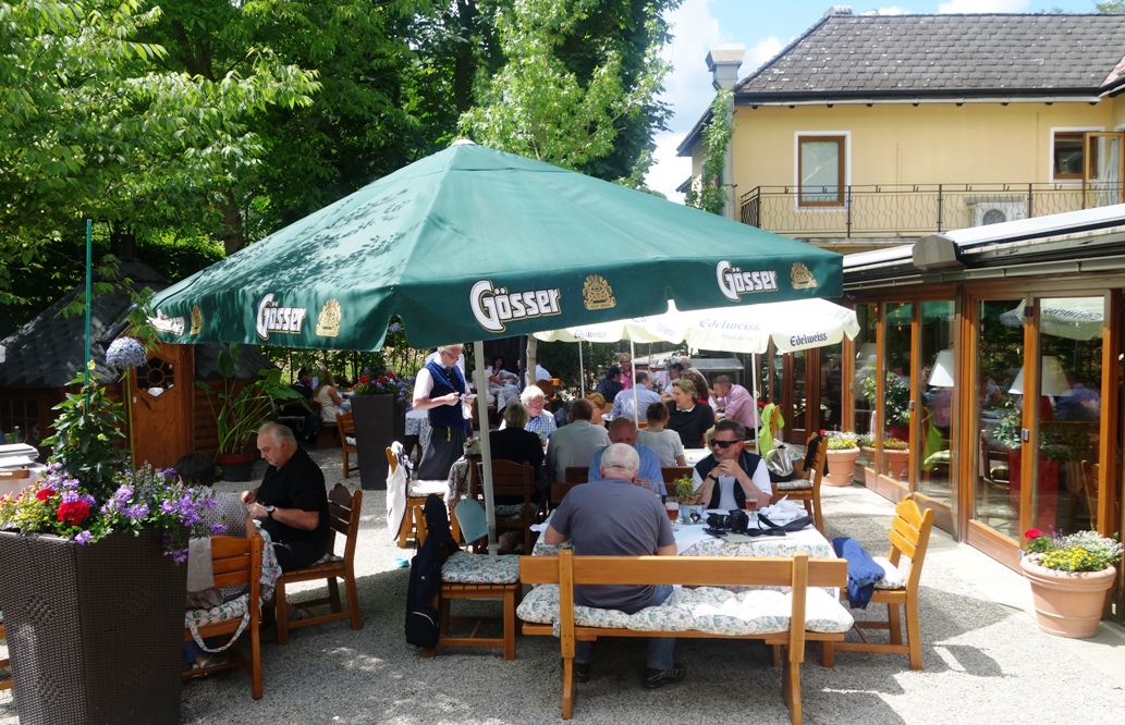 Wein 2017 Gastgarten Schickh