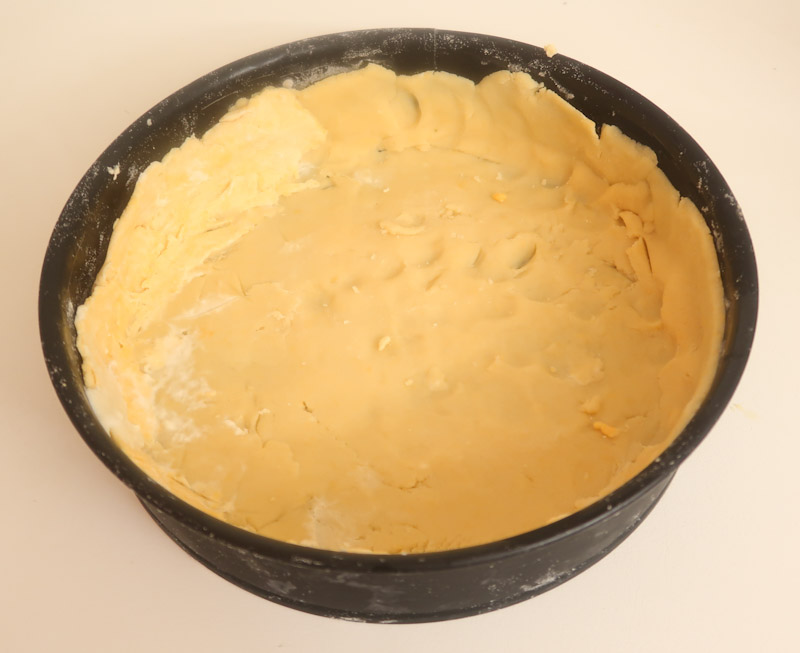 Zitro Torte Teig in Tortenform