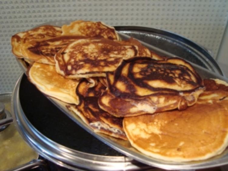 fruehstueck american pancake fuer den osterbrunch rezept