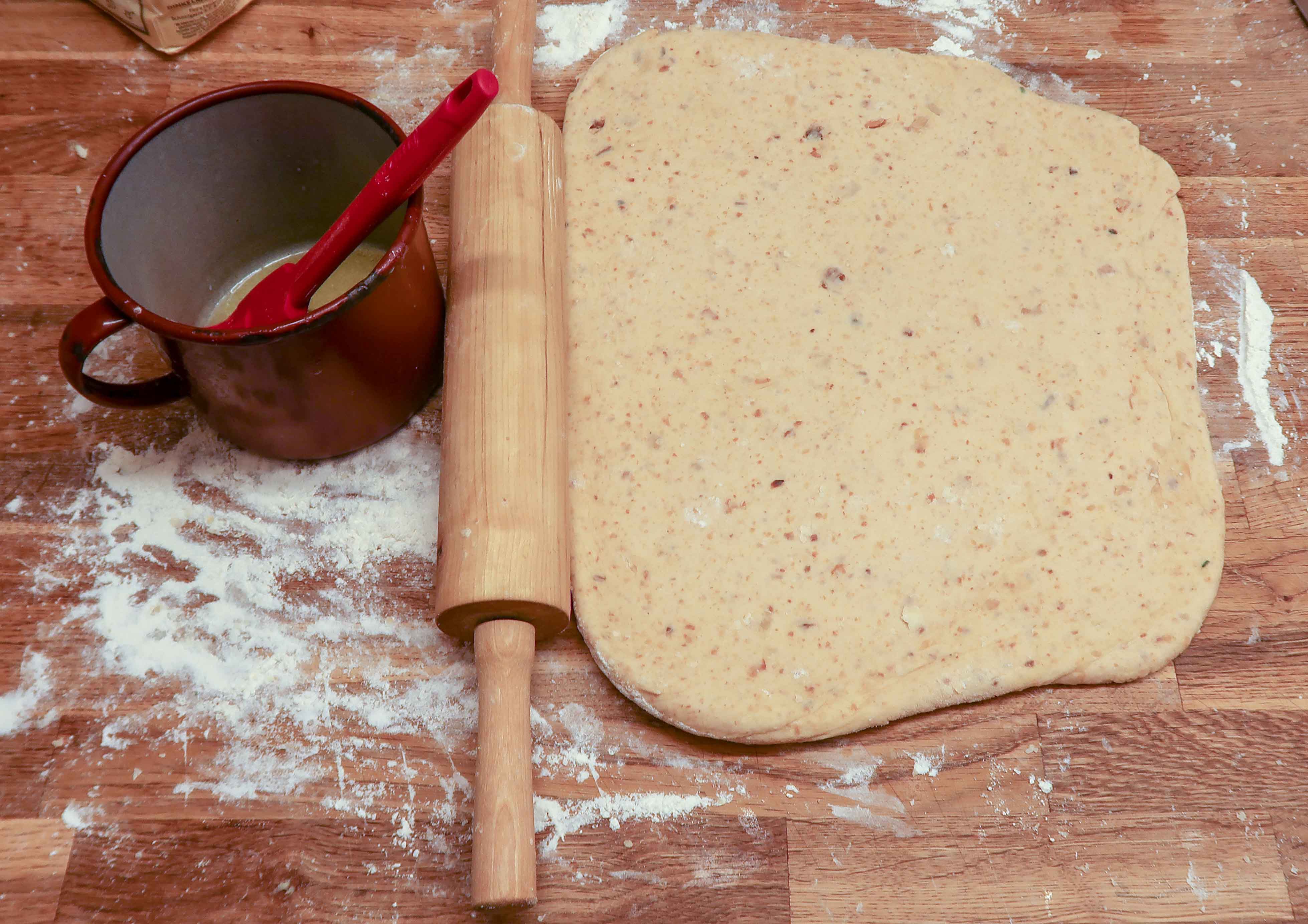 Teig mit Buttertopf