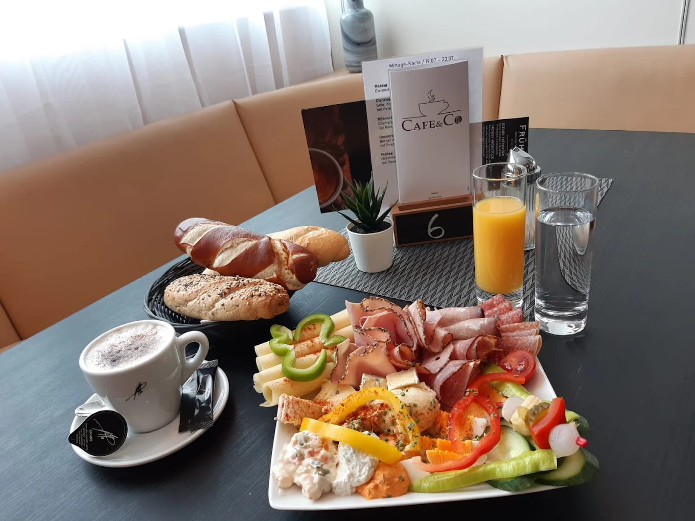 Großes Frühstück