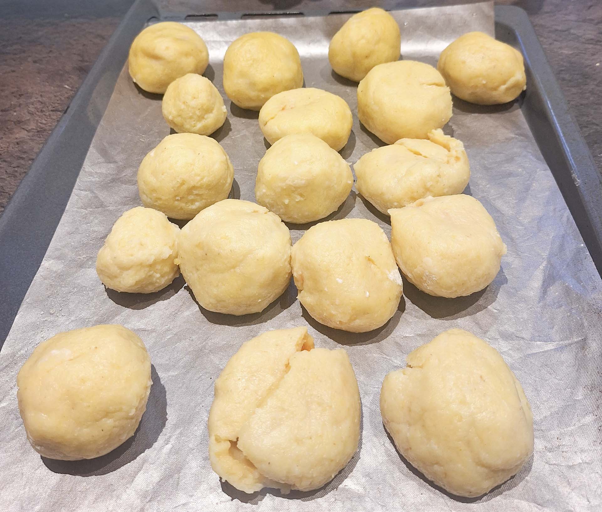 Mar.Knödel Kart.Teig fertig gekocht