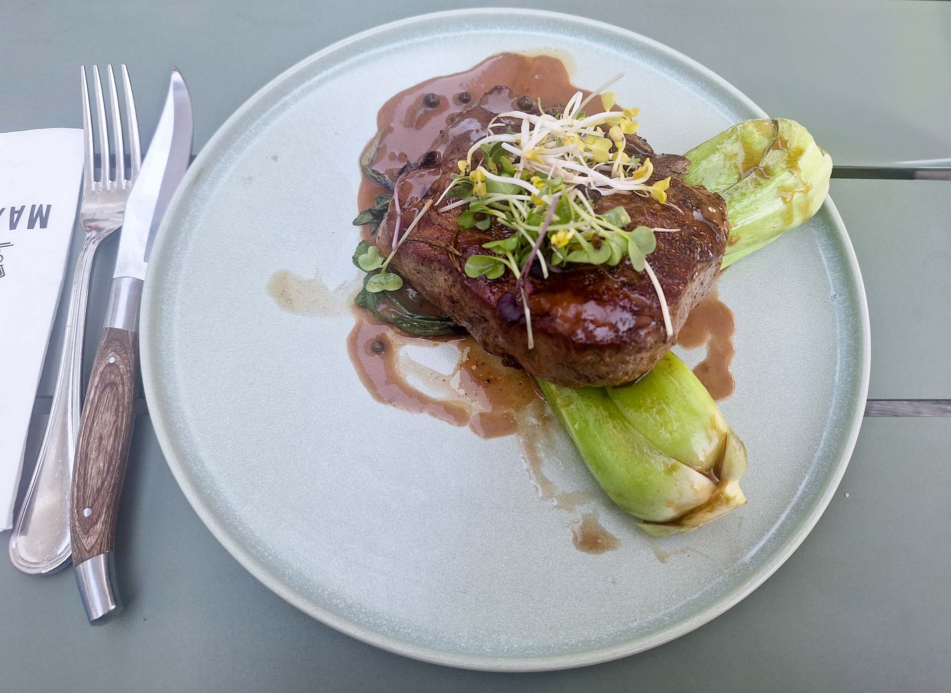 Steak mit Pak Choi